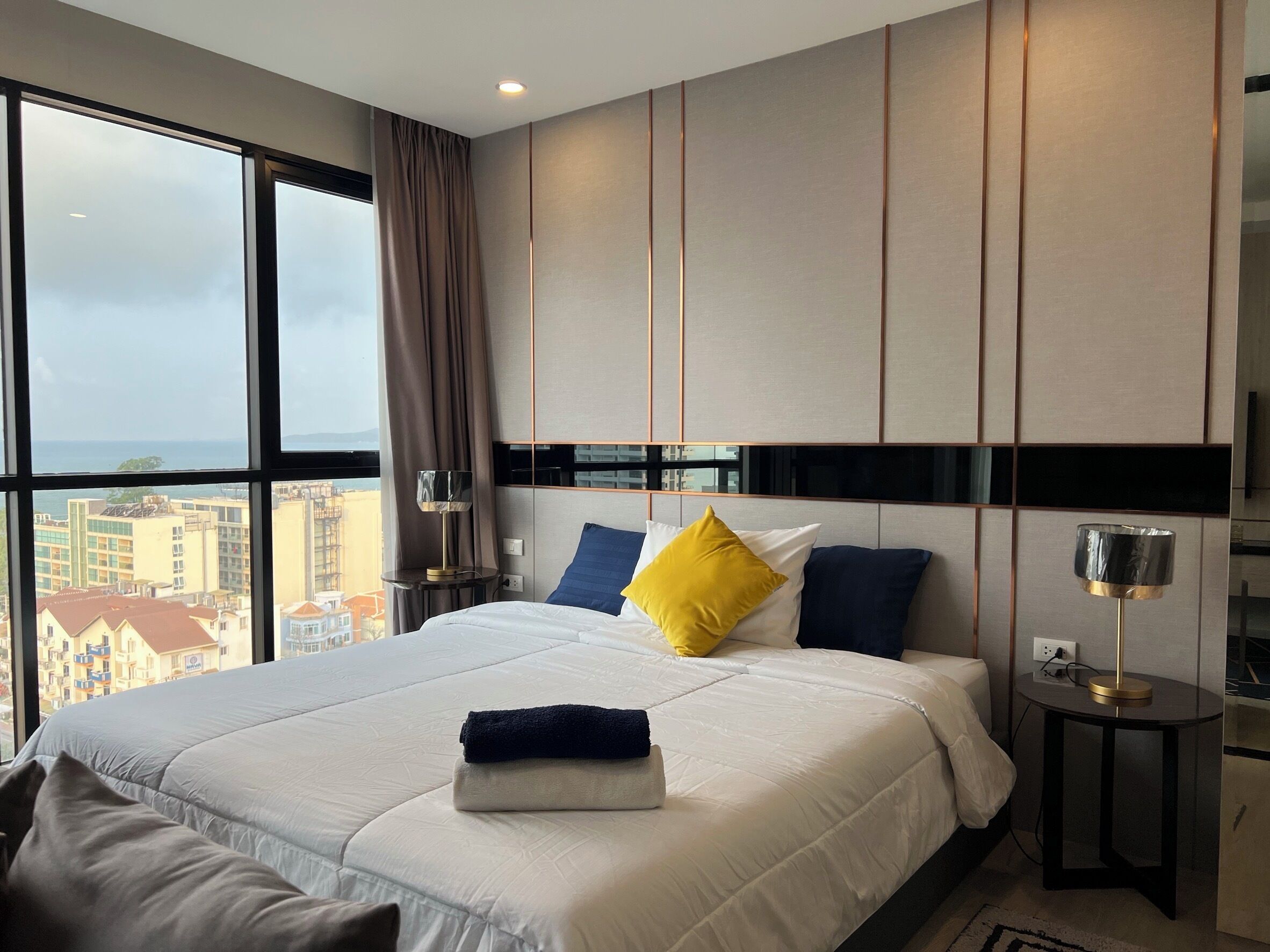 1 bedroom, in-room safe, desk, iron/ironing board