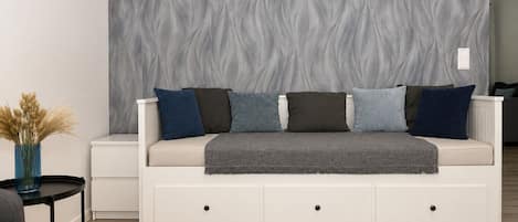 Family Apartment, Balcony, Courtyard View | Living area