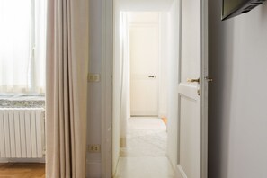 Interior - American's Cup Apt by Dimorra  (Naples)