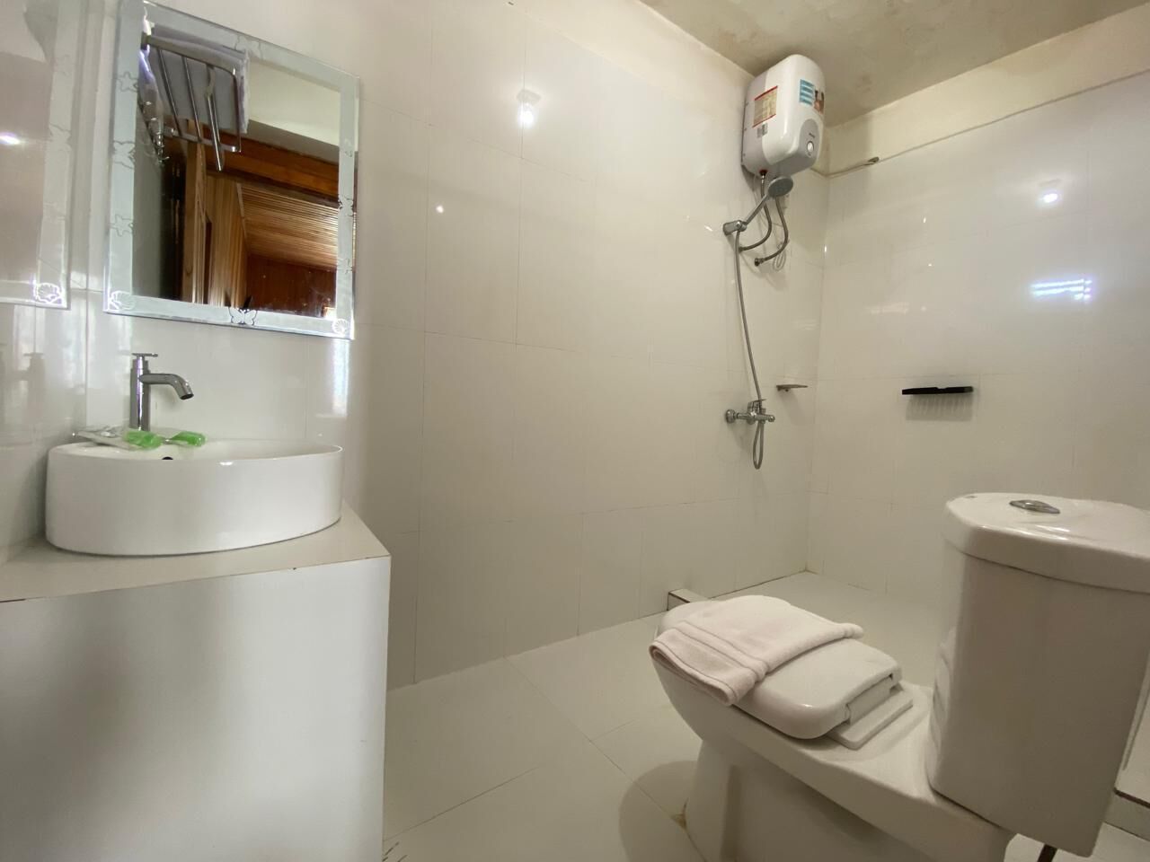 Junior Suite, Beach View | Blackout drapes, WiFi (free)