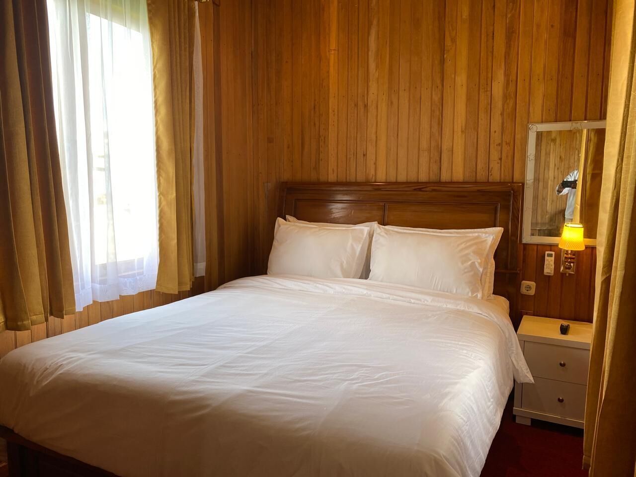 Junior Suite, Beach View | Blackout drapes, WiFi (free)
