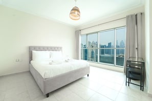 Iron/ironing board, WiFi, bed sheets - Spacious 3BR in Zumurud Tower | Dubai Marina (Dubai)