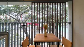 Studio | Dining