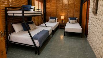 4 bedrooms, WiFi (free), bed sheets