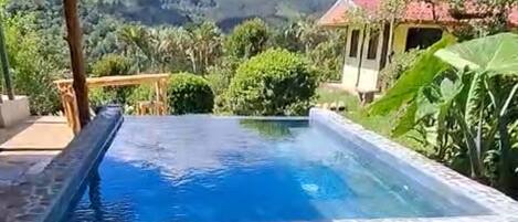 Alberca al aire libre