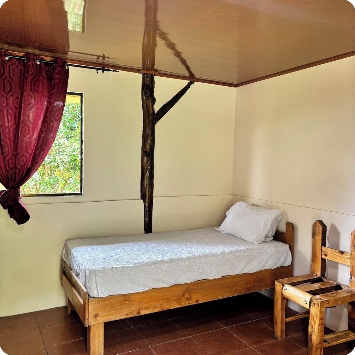 4 bedrooms, WiFi (free), bed sheets