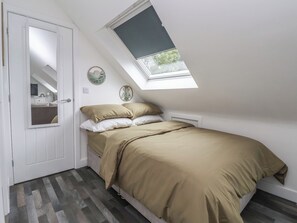 1 Schlafzimmer, individuell dekoriert, individuell eingerichtet