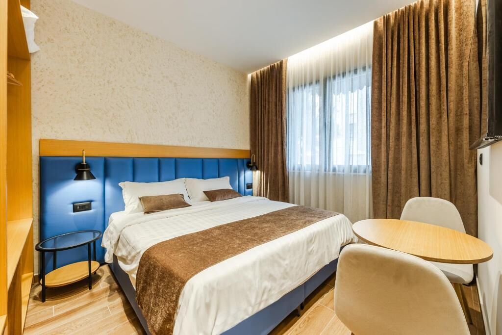 In-room safe, blackout curtains, soundproofing, free WiFi
