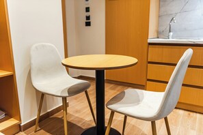 Triple Room | Living area - ARBO BOUTIQUE HOTEL (Durrës)
