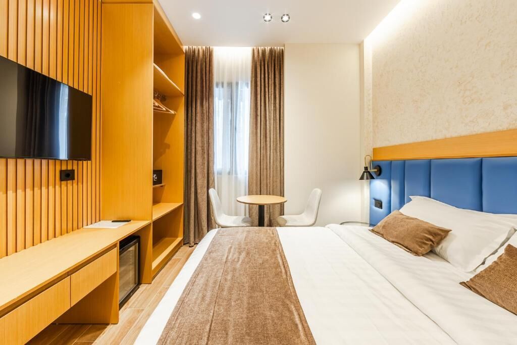In-room safe, blackout curtains, soundproofing, free WiFi