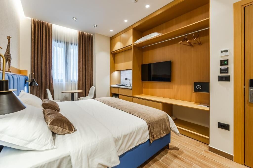 In-room safe, blackout curtains, soundproofing, free WiFi