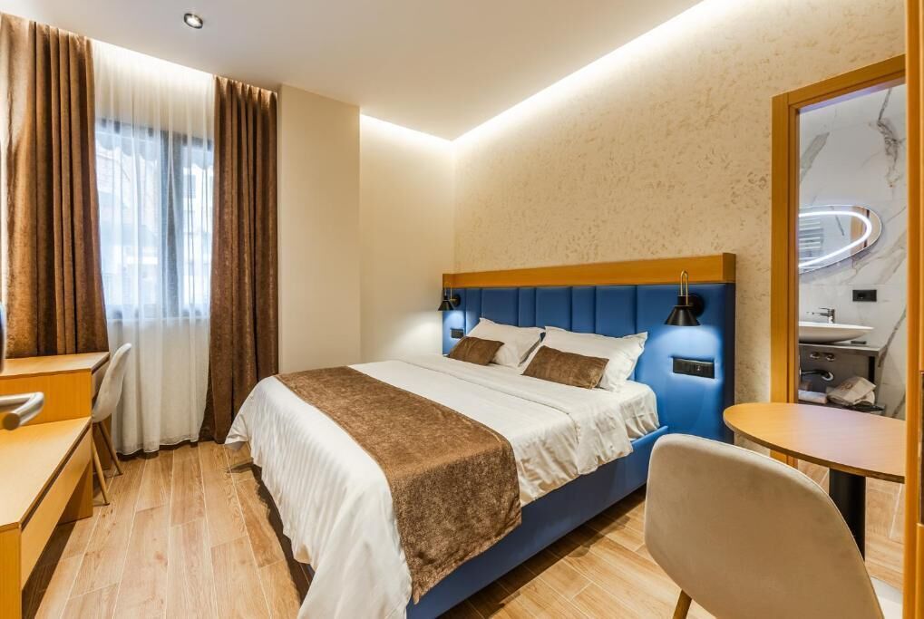 In-room safe, blackout curtains, soundproofing, free WiFi
