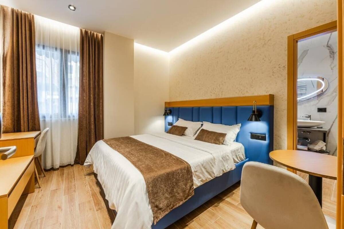 Phòng đôi hoặc 2 giường đơn Deluxe | Két bảo mật tại phòng, màn/rèm cản sáng, phòng cách âm