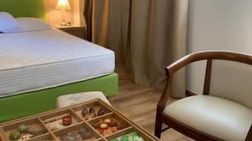 Apartment | In-room safe, iron/ironing board, WiFi (free)