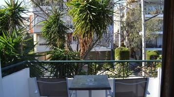 Studio, Balkon, Stadtblick | Speisen im Freien