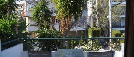 Studio, Balcony, City View | Outdoor dining