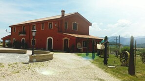 Exterior - Homerez - Spacious Villa with Pool in Segni (Segni)
