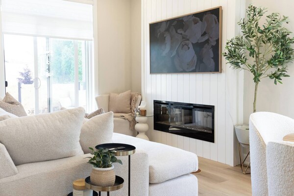 Executive Luxury Condo Corporate Stay Sleeps 4 - Ontario