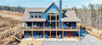 Charming 5-bedroom house with mountain views in Talking Rock