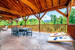 Outdoor dining - Spacious 8-bedroom cabin in Sevierville, Indoor Pool, Hot Tub, Game Room (Sevierville)