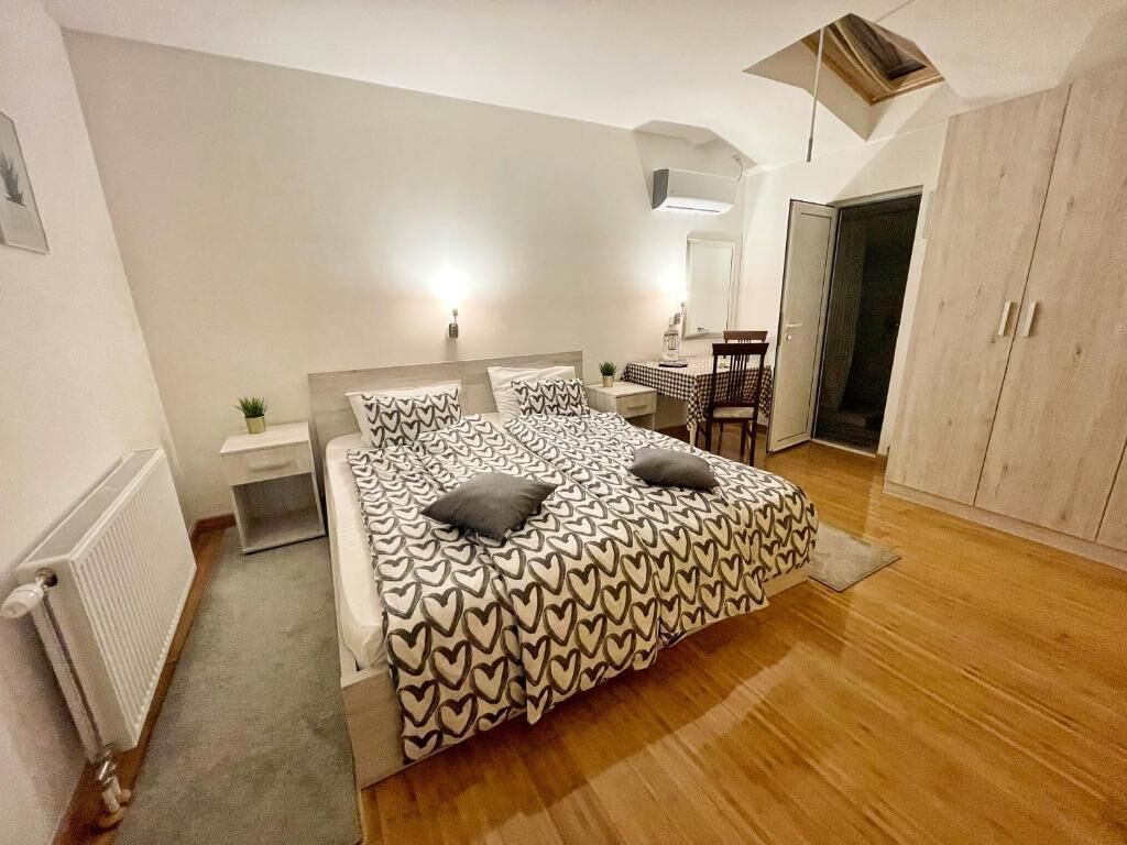 Deluxe Double Room | In-room safe, blackout drapes, soundproofing, WiFi (free)