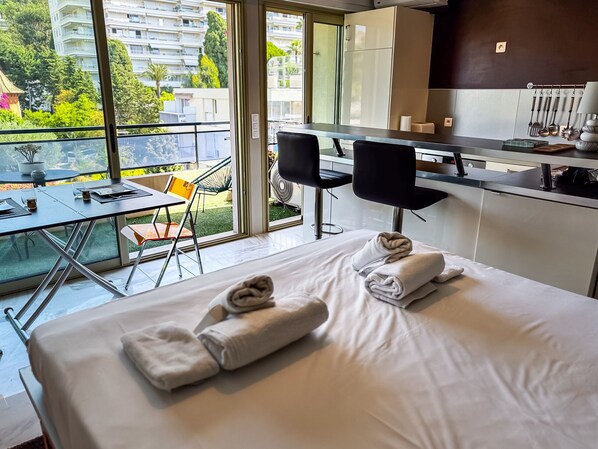 House - Studio Terrasse Pointe Croisette A0b214 (Cannes)