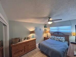 2 bedrooms, WiFi, bed sheets - Aloha Condo Family-Friendly Cocoa Beach- Walk to Beach/Port Can./Pool (Cocoa Beach)