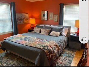3 slaapkamers, een strijkplank/strijkijzer, reisbedje, gratis wifi