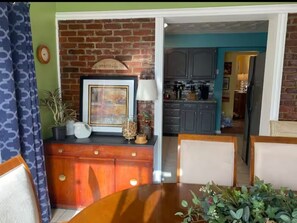 Dining - Cozy cottage mins from Fair Expo. 5 beds, fenced backyard, pet friendly (Louisville)