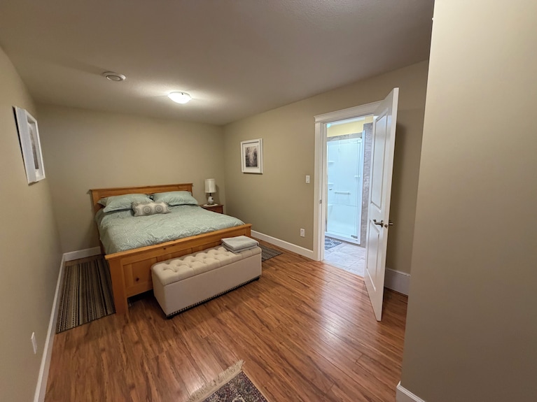 Poolside Oasis In Penticton | Private Fenced Pool, 3br Family Retreat - Okanagan-Similkameen