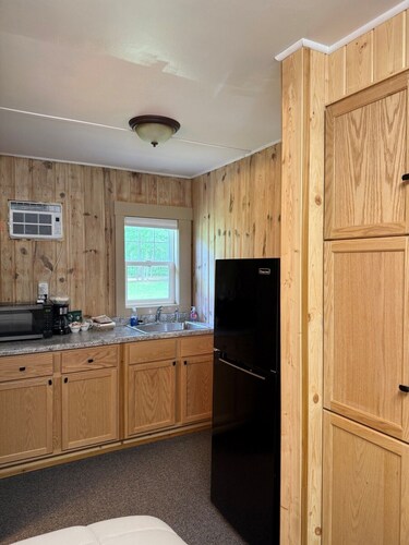 Cozy Gull Lake Getaway