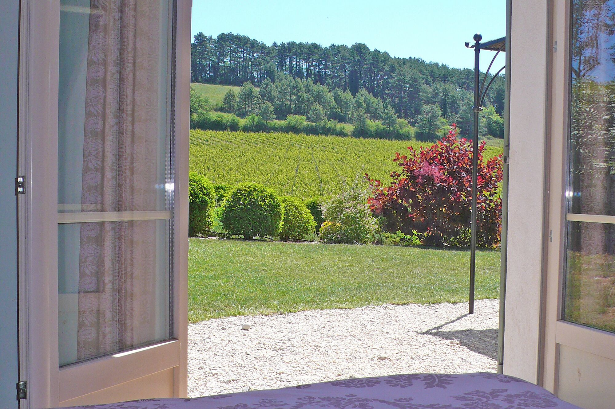Les Cerisiers 1 Vacation Rentals: Le Tournesol, Surrounded By Nature And Just A Stone's Throw From The River - Crest