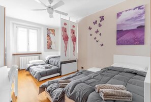 1 bedroom, iron/ironing board, Internet, bed sheets - CA2 [Loreto - Cathedral] • 10 minutes from the Duomo • (Milano)