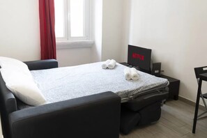 Room - Vrbo Property (Milano)