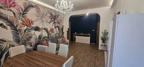 Pescara Seaside Cottage. Waterfront apartment for vacation rental.