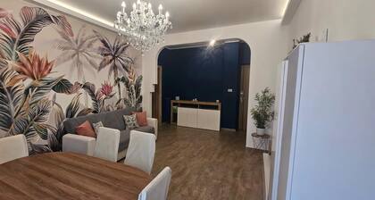 Pescara Seaside Cottage. Waterfront apartment for vacation rental.