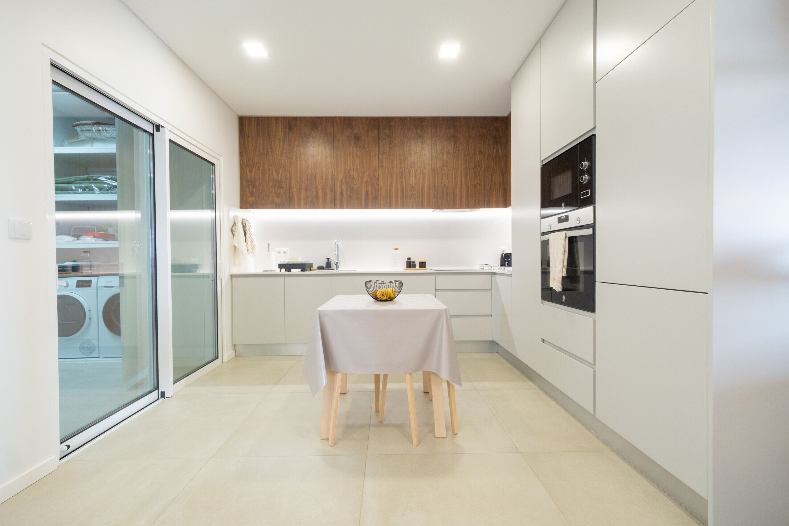 Refrigerador, microondas, horno, lavavajillas