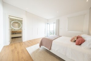 Iron/ironing board, free WiFi, bed sheets - Ponta do Pargo Village - By WeHostMadeira (Ponta do Pargo)