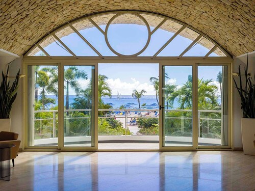 Luxury Beachfront Escape in Maho Bay – Steps from the Sand