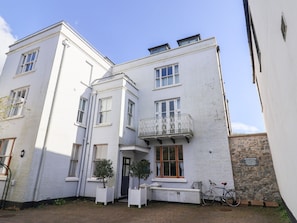 Exterior - 2 St Michaels House (Lyme Regis)