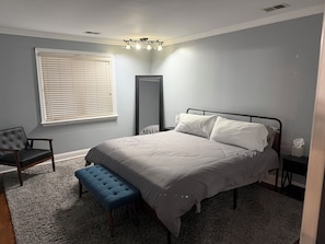 Iron/ironing board, Internet, bed sheets