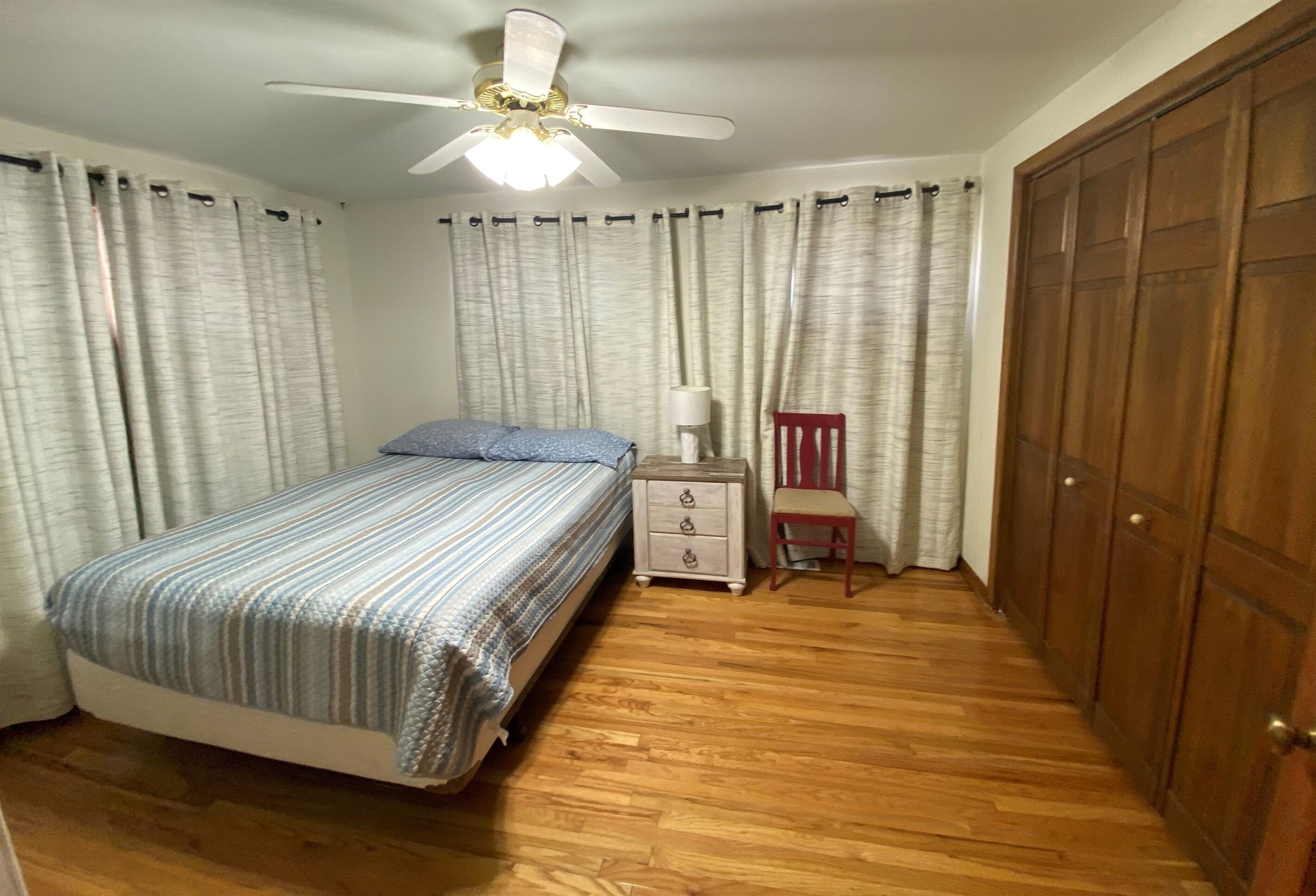 4 bedrooms, WiFi, bed sheets