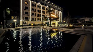 Pool - Silvertone Hotel (Pattaya)