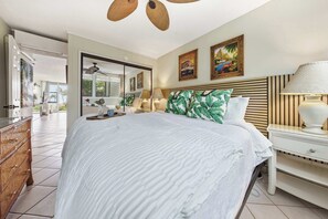 Room - Mahina Surf 123 (Lahaina)