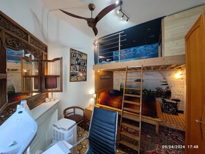 Iron/ironing board, WiFi, bed sheets - Vrbo Property (Toulon)