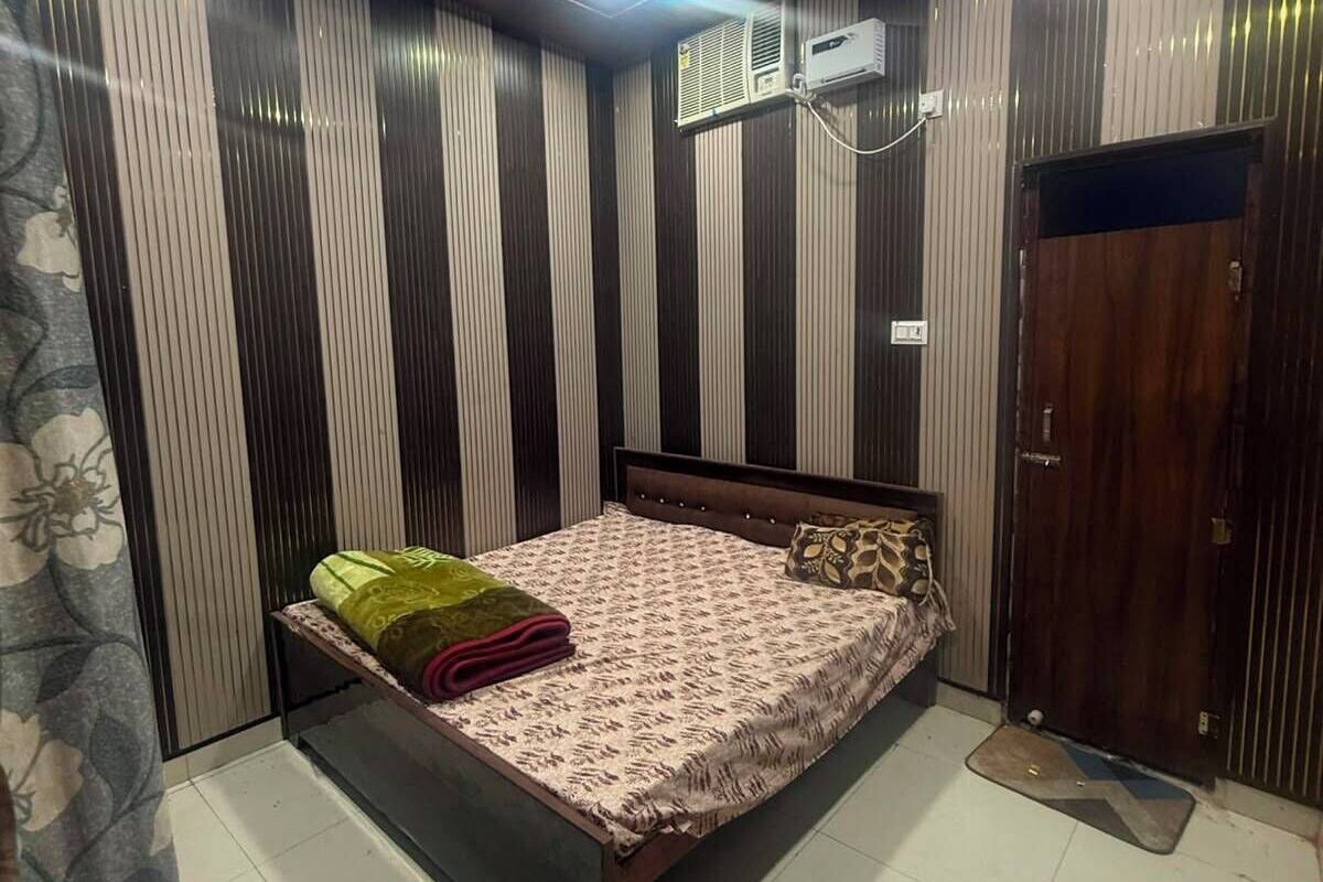 Habitación individual Confort, balcón | Escritorio y espacio para trabajar con laptop 