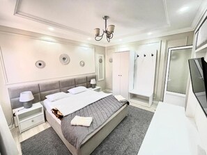 Deluxe Double Room, Courtyard View | Desk, free WiFi - Hotel Zarina (Samarkand)