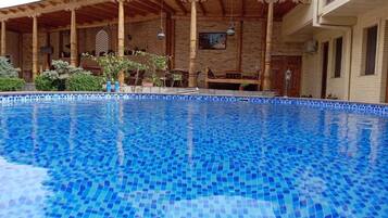 Seasonal outdoor pool
