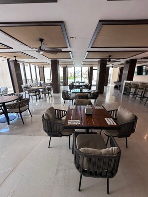 Dining - Bajareque Oceanfront Luxury 3 BR Villa (Telchac Puerto)