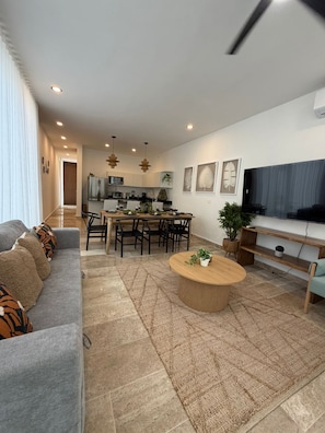 TV, offices - Bajareque Oceanfront Luxury 3 BR Villa (Telchac Puerto)